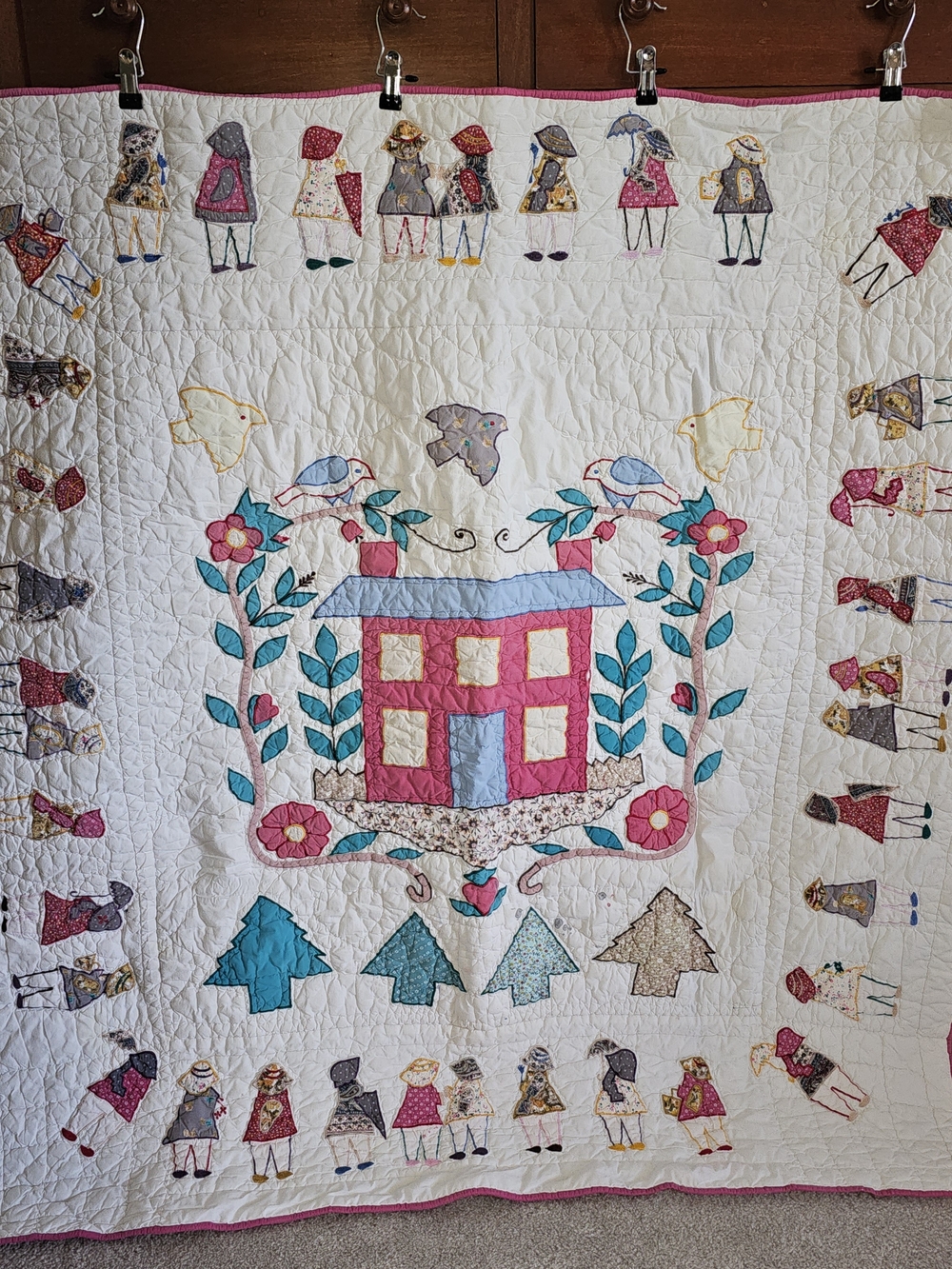 Appliqué Floral House Quilt in White and Pink 52x49